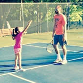 Arnaud G. teaches tennis lessons in San Antonio, TEXAS