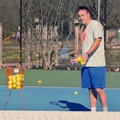 Neil M. teaches tennis lessons in Alexandria, VA